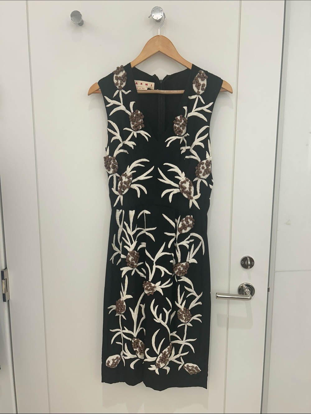 Marni Black Floral Embroidered Sleeveless Dress 38